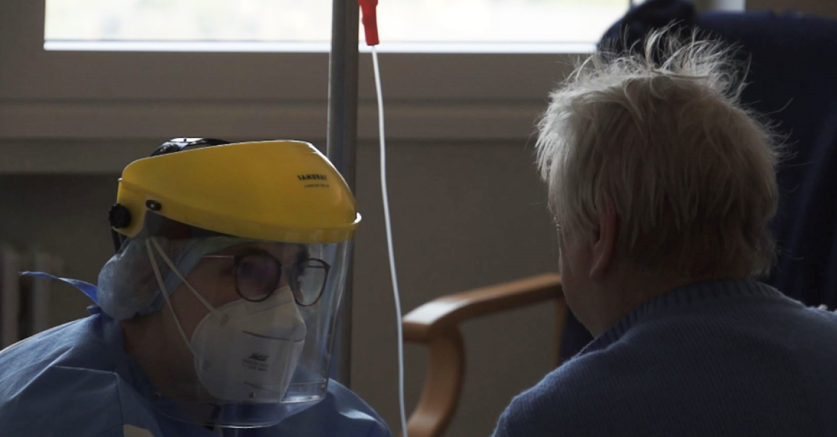 COVID-19 : 23 JOURS AU COEUR D'UN HÔPITAL | FranceTvPro.fr